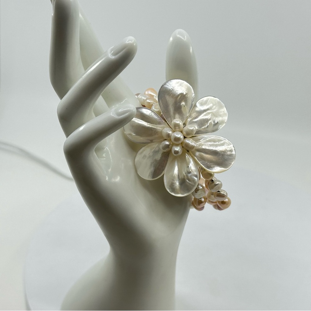 #331 New Handmade Freshwater Pearl Multi-strand Bracelet with MOP Corsage flower